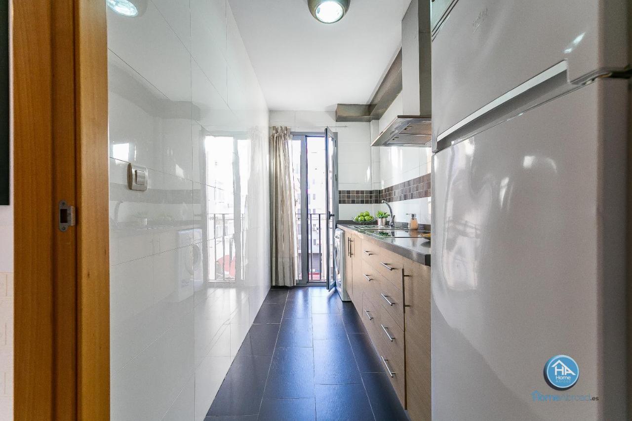 Premium Penthouse With Roof Terrace And Parking In Carlos Haya มาลากา ภายนอก รูปภาพ